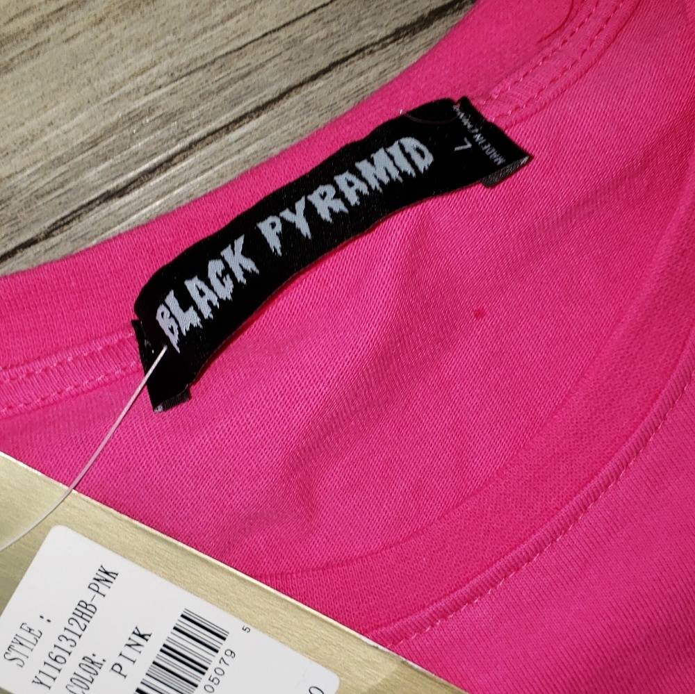 🆕️🚹Black pyramid logo T, Lg, Bright Pink,Thick🔥 - Picture 5 of 6